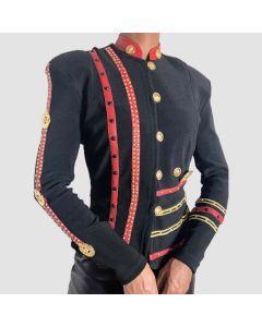 Le Haut D’Inspiration Militaire Cache Vintage EST Avec Des Embellissements ET Des Boutons Dorés EST Magnifique-Jacket Tailor